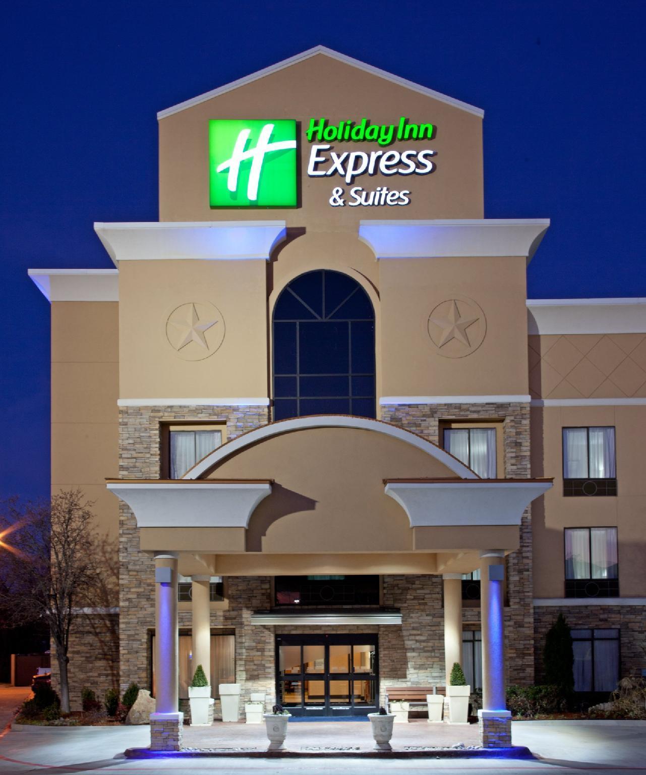 Holiday Inn Express Arlington Interstate 20 Parks Mall, An Ihg Hotel Exterior photo